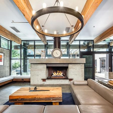 Main & Sky Villa Park City Bagian luar foto