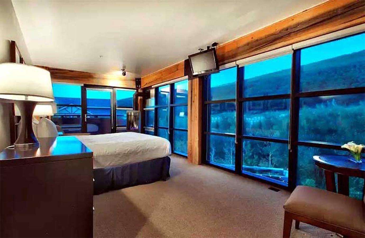Main & Sky Villa Park City Bagian luar foto