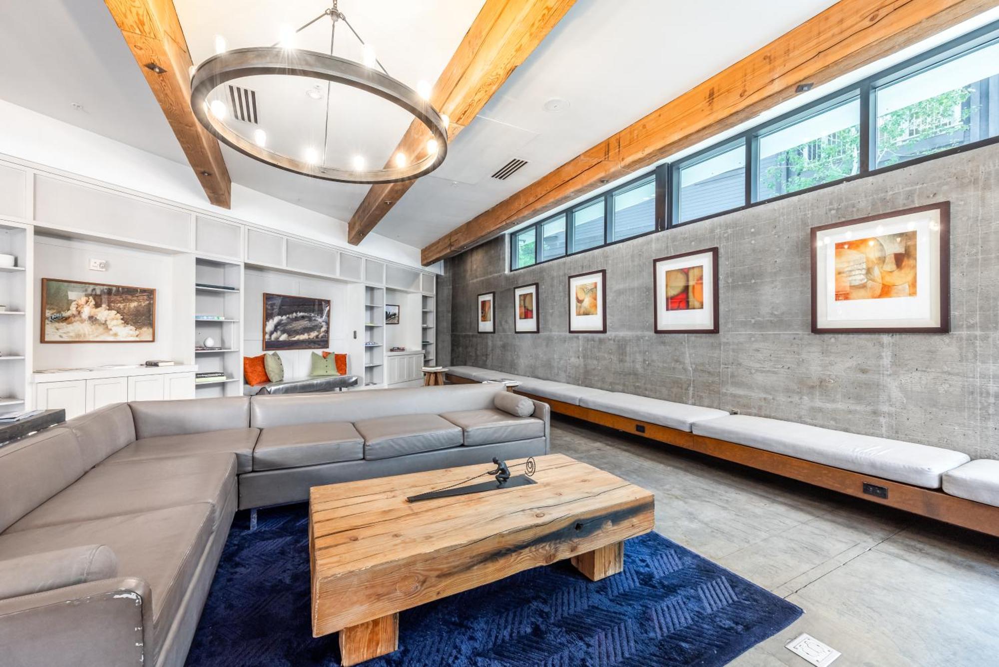 Main & Sky Villa Park City Bagian luar foto