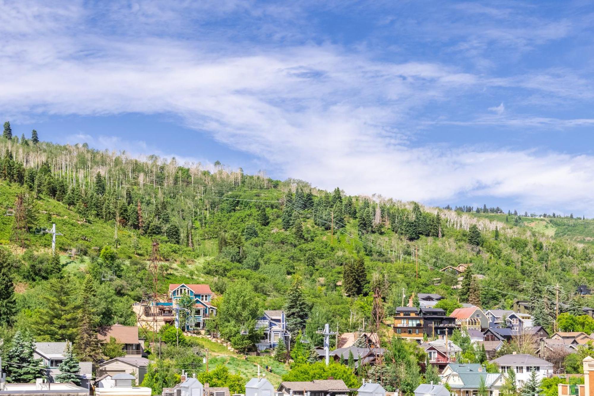 Main & Sky Villa Park City Bagian luar foto