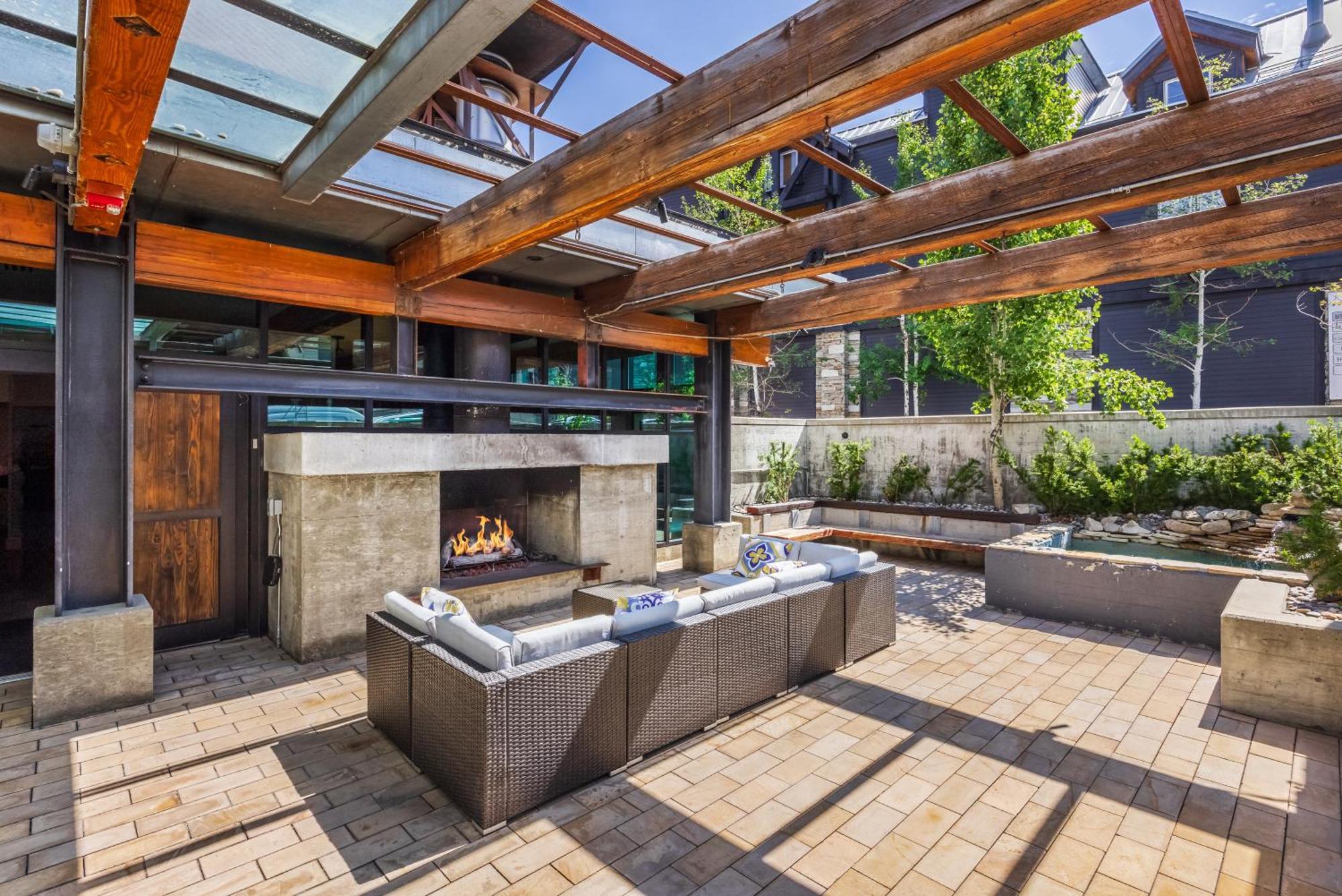 Main & Sky Villa Park City Bagian luar foto